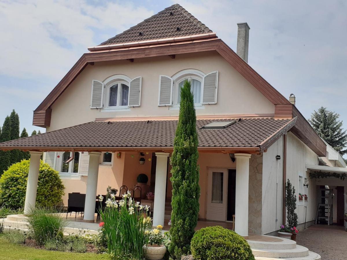 Csopak Mariann Apartman Exterior photo